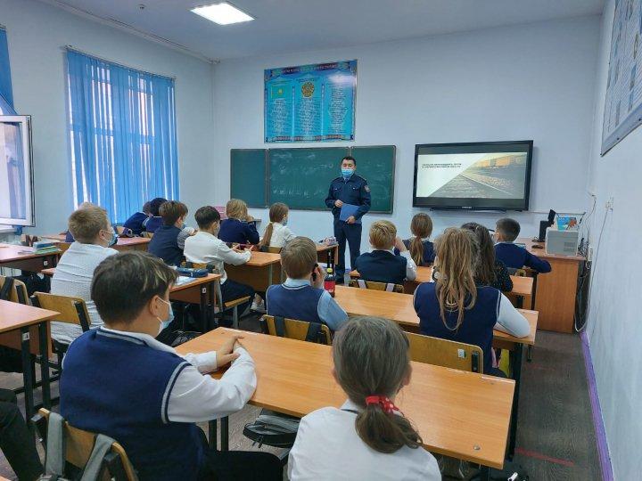 Дәріс "Тоқта! Жол!". Лекция "Стоп! Наезд!".